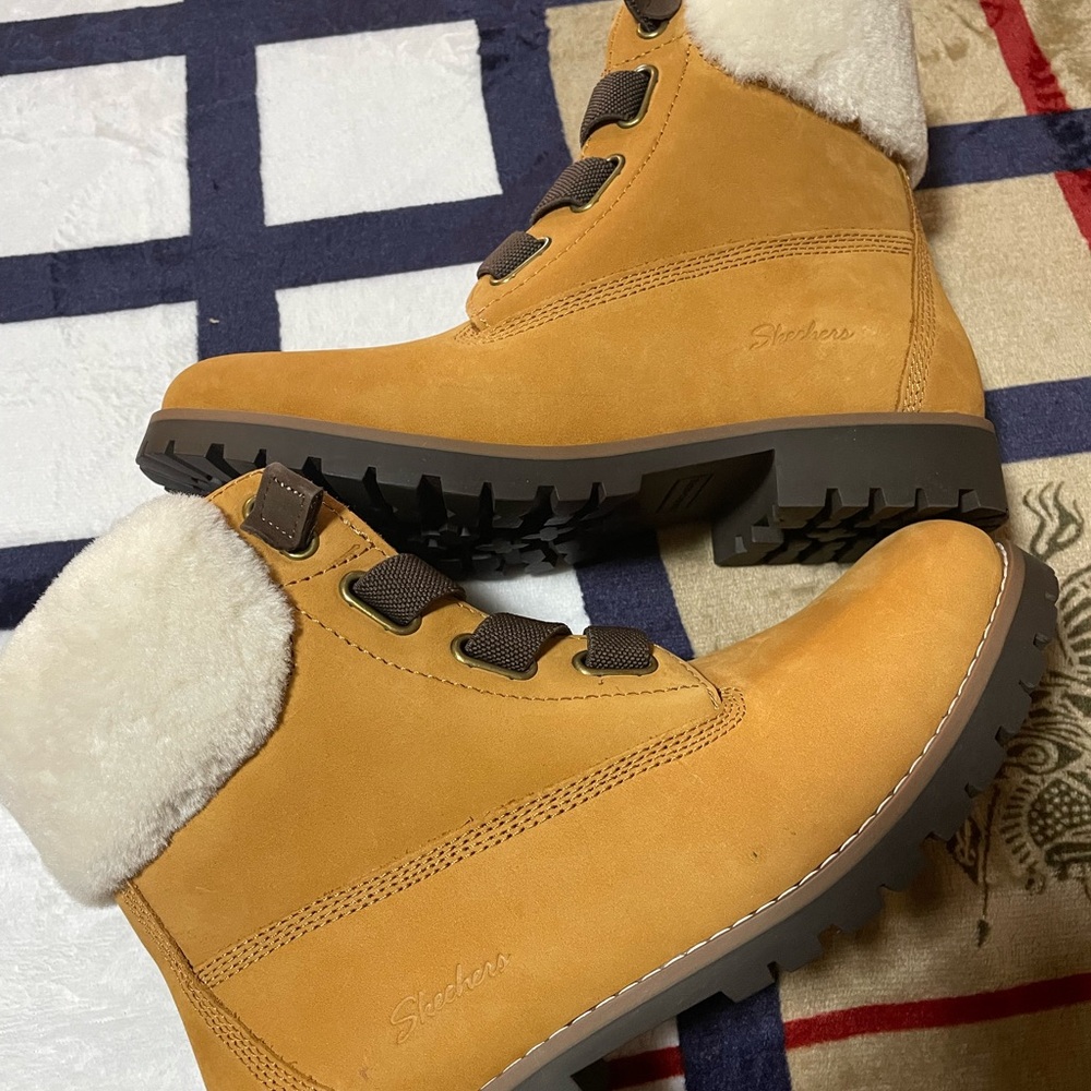 Skechers Tan Outdoor Boots Durable Ankle-High Design